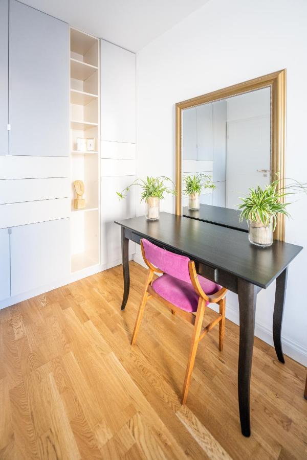 Krucza Apartment ~ Self Check-In 24H ~ Parking And Lift Breslavia Exterior foto